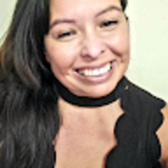 Meet your Posher, Lisa - Picture 1 of 2